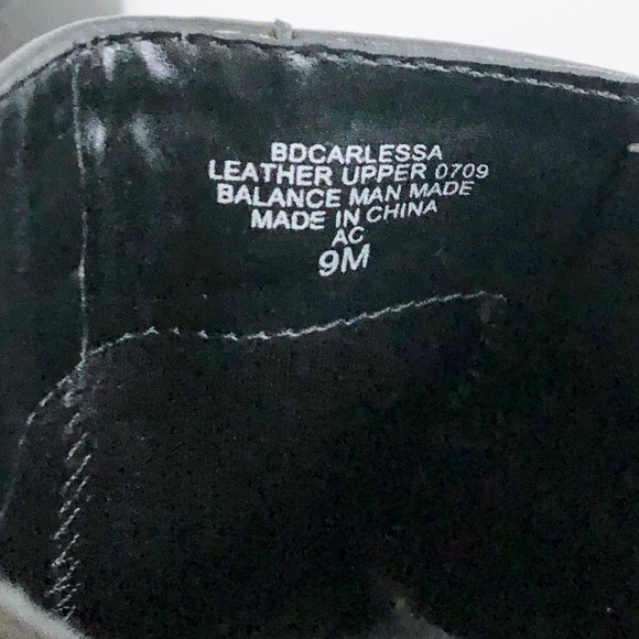 Stunning Retro Black Polished Leather Heeled Boots - Picture 4 of 6